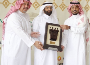 مدير عام سياحة العاصمة المقدسة يزور معرض بأيدي مكية وانطلاق حرفتي انطلاقي دعما التوطين  والصناعات الحرفية