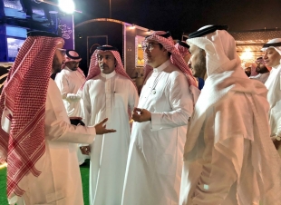 تنفيذا لتوجيهات نائب أمير مكة فريق من أمانة مكة يلتقي بأصحاب المطاعم المتنقلة ويتفقد احتياجاتهم