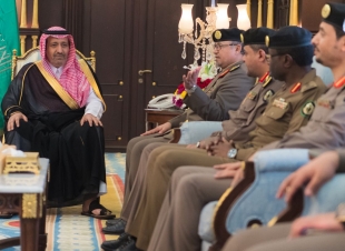 أمير الباحة يتسلم التقرير السنوي الأمني للجهات الأمنية بالمنطقة