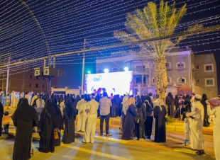 إقبال متزايد على فعاليات مهرجان الضوء واللون 