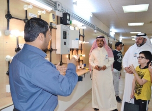 مدارس رؤية المستقبل  المتوسطة بالهفوف  في زيارة إلى مركز التأهيل الشامل بمحافظة الاحساء