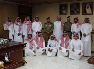 مدير شرطة الرياض يكرم عدد من منسوبي الشرطة