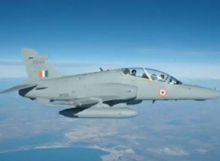 الجيش الباكستاني يعلن عن اسقاط طائرتيين هنديتين واسر طيار حربي