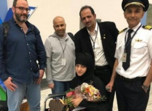 وصول  مضيفة الخطوط السعودية  الناجية من هجوم سريلانكا إلى جدة