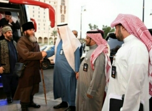 الدفعة 11 لضيوف خادم الحرمين للعمرة تصل إلى المدينة 