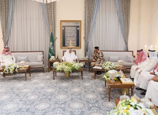 امير مكة ونائبه يستقبلا عدد من المسؤولين العاملين في الحج  الذين هنأوهم على نجاح خطة الحج 1439