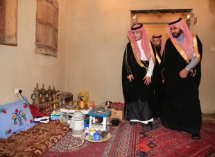 الفنون الشعبية تجذب 5 الاف زائري لمهرجان سفاري الأحساء وكيل محافظة الأحساء يدشن انطلاق ‏فعاليات مهرجان سفاري الأحساء