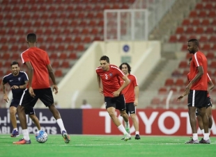 الهلال يقفل صفحة تحضيراته الميدانية لمواطهة بيروزي الإيراني غداً