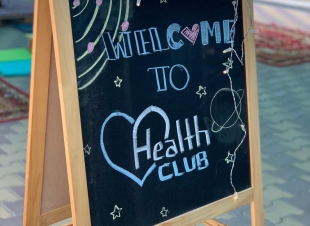 النادي الصحي لكلية الصحة العامة والمعلوماتية الصحية يحتفل بإطلاق نشاطه 