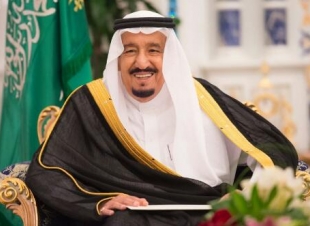 المقام السامي يشدد على الجهات الحكومية بإحلال السعوديين المؤهلين  بالوظائف بدلاً من الأجانب