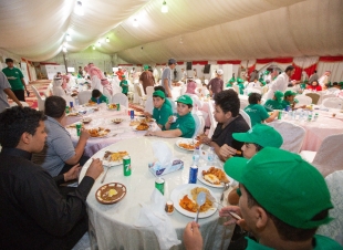 لليوم الثاني العديد من الجهات في ضيافة 200 يتيم في مائدة كافل الرمضانية 