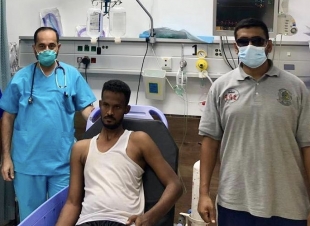 حرس الحدود بمنطقة المدينة المنورة ينقذ مقيماً سودانياً من الغرق بشرم ينبع