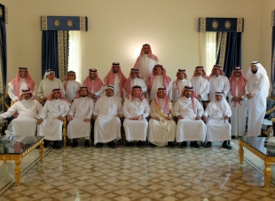 الأخوان عبدالله و عبدالوهاب العبدالكريم يقيما غداء لعدد من الدبلوماسيين ورجال الأعمال والأدباء 