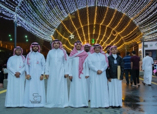 أنطلاق مسرح الضوء واللون ضمن فعاليات صيف خميس مشيط والمحافظ يتفقد سير الفعاليات