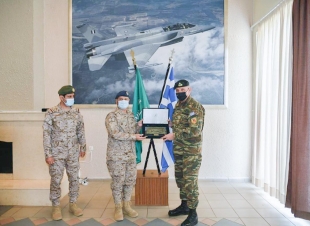 سمو أمير المدينة المنورة يستقبل مدير الجوازات العميد  فهد العتيبي