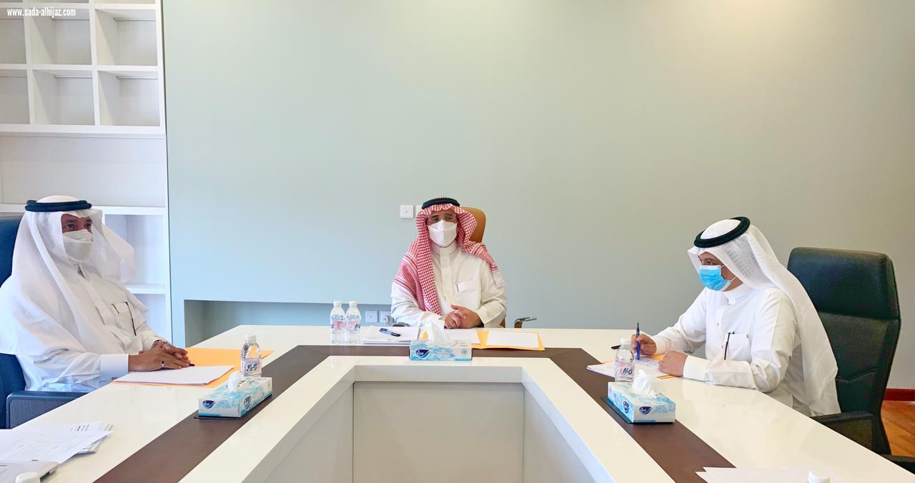 معالي رئيس جامعة الباحة يترأس اللجنة الدائمة للاستثمار