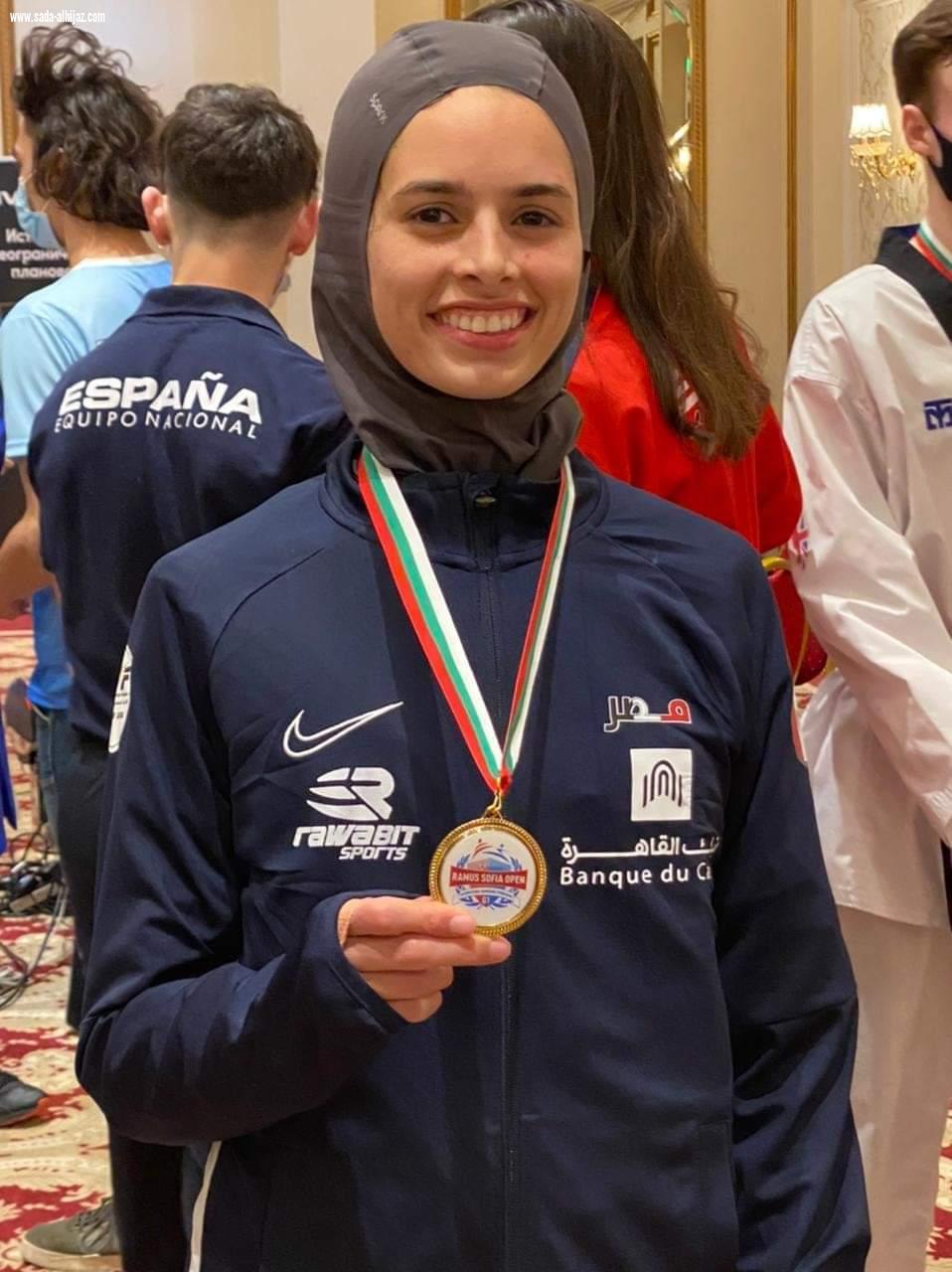 وزير الرياضة يهنئ لاعبة المنتخب المصري للتايكوندو نور حسين لفوزها بذهبية بلغاريا المفتوح