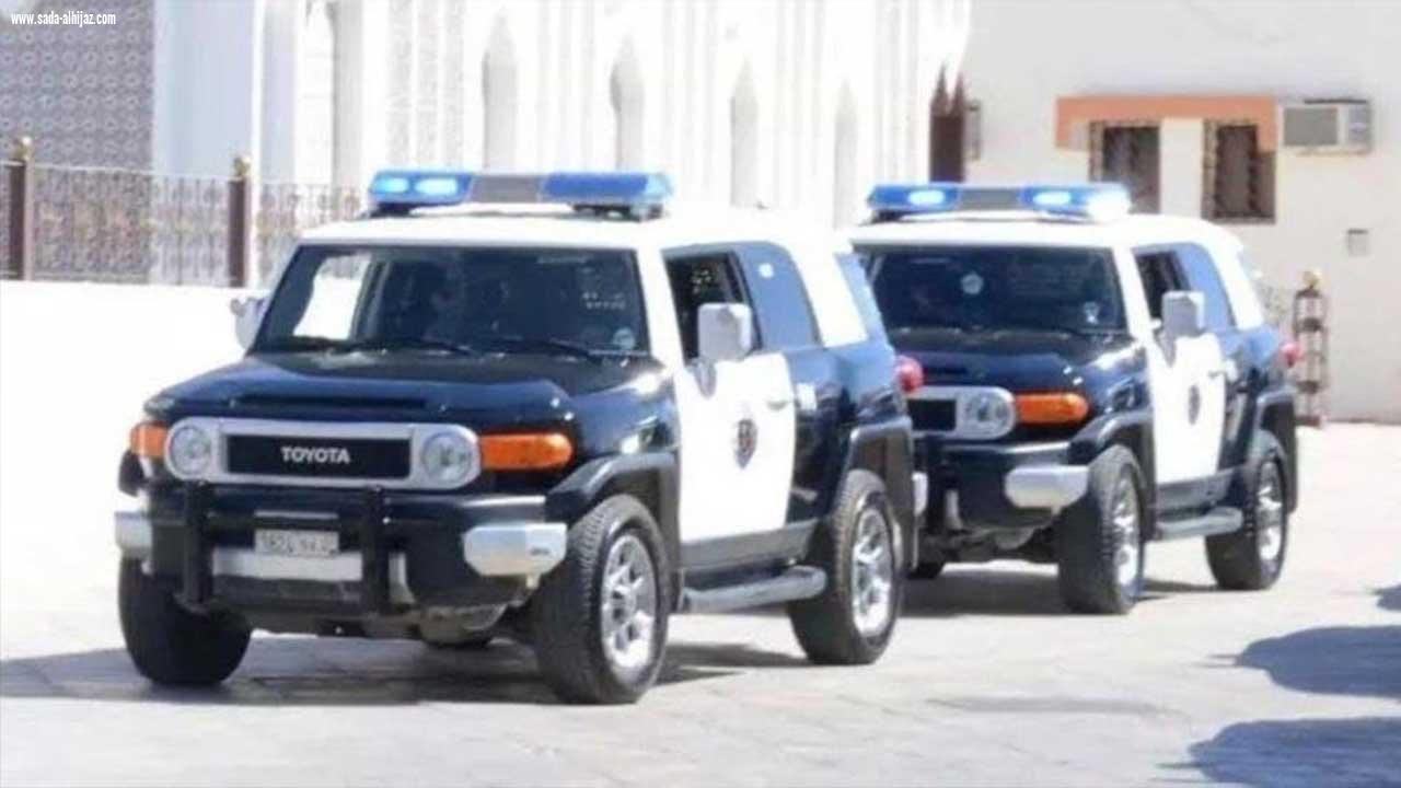 شرطة تبوك تلقي القبض على وافد ظهر في مقطع فيديو بحوزته مبالغ نقدية كبيرة