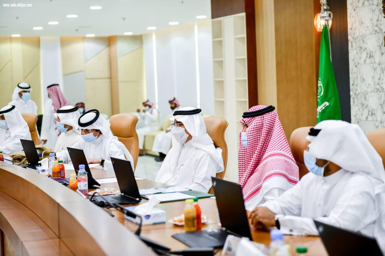 صاحب السمو الملكي الأمير الدكتور حسام بن سعود بن عبد العزيز رئيس مجلس المنطقة -حفظه الله-يدشن  لقاء  التنمية المستدامة في منطقة الباحة الذي تنظمه جامعة الباحة 