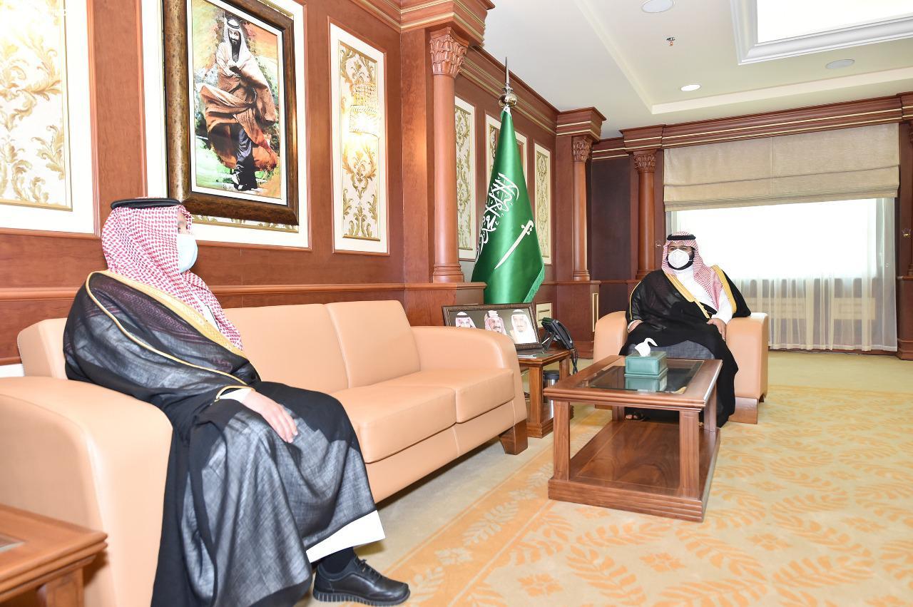سمو نائب أمير منطقة جازان يستقبل رئيس فرع النيابة العامة المعين بالمنطقة