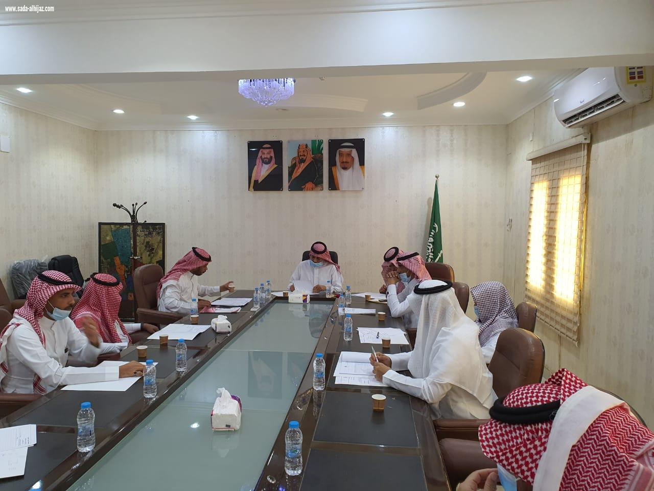 المجلس البلدي  بمحافظة بيش يعقد جلسته ٥٨