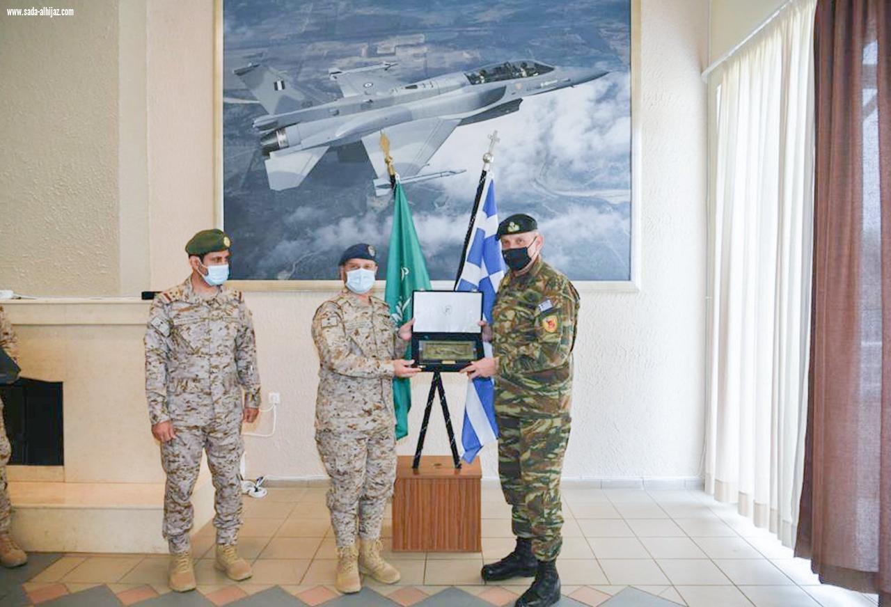 رئيس هيئة الأركان العامة يصل إلى جمهورية ⁧‫اليونان‬⁩ ويلتقي برئيس هيئة الأركان اليوناني ويحضر مناورات  ⁧‫تمرين عين الصقر 1‬⁩ في قاعدة سودا الجوية‫