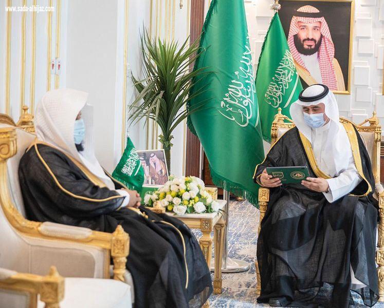 محافظ رفحاء يُطلق حملة ربِّ اجعل هذا البلد آمنا 