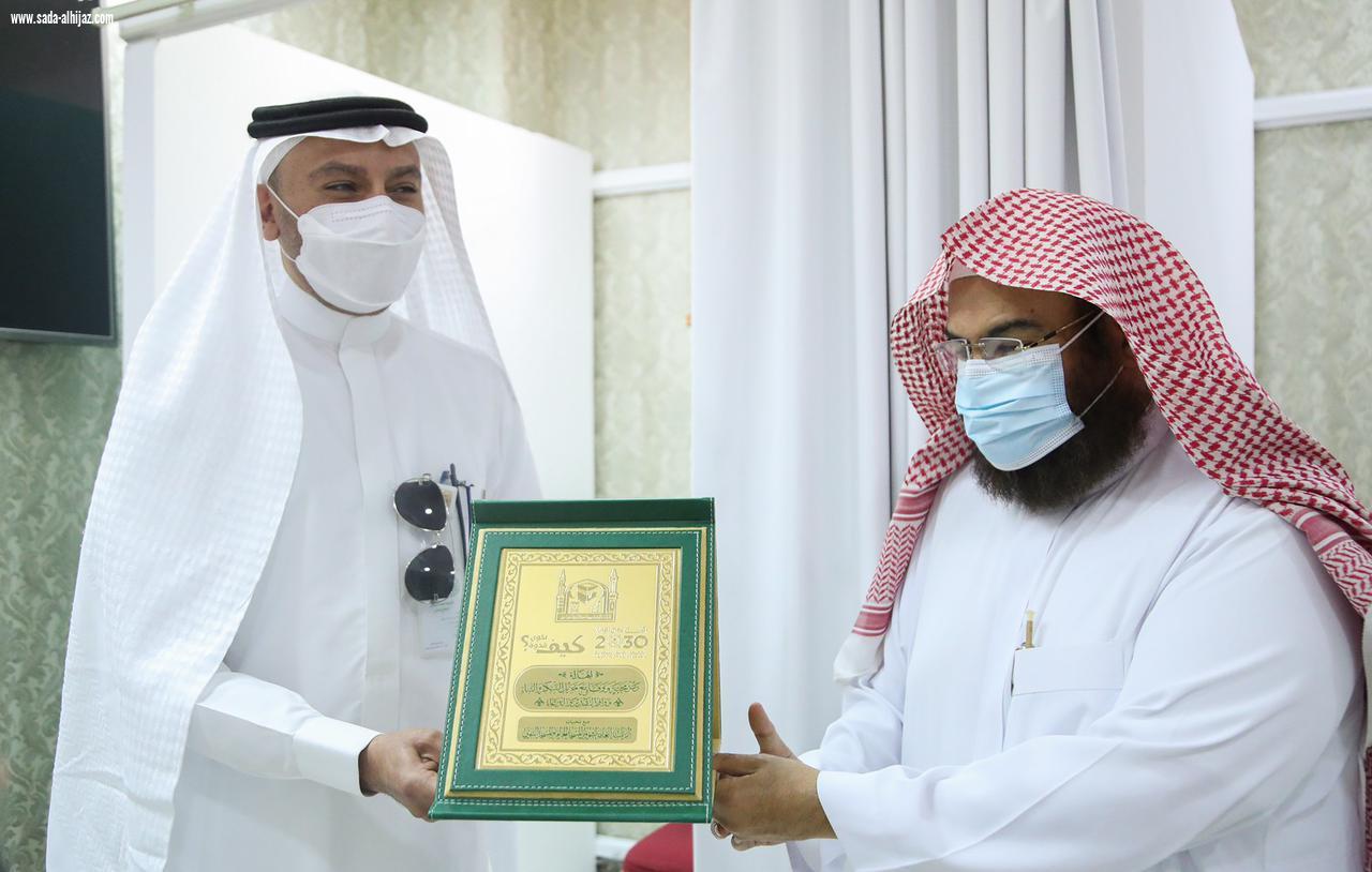 بحضور مدير الشؤون الصحية؛ الرئيس العام يدشن مقر لقاحات كورونا لمنسوبي الرئاسة