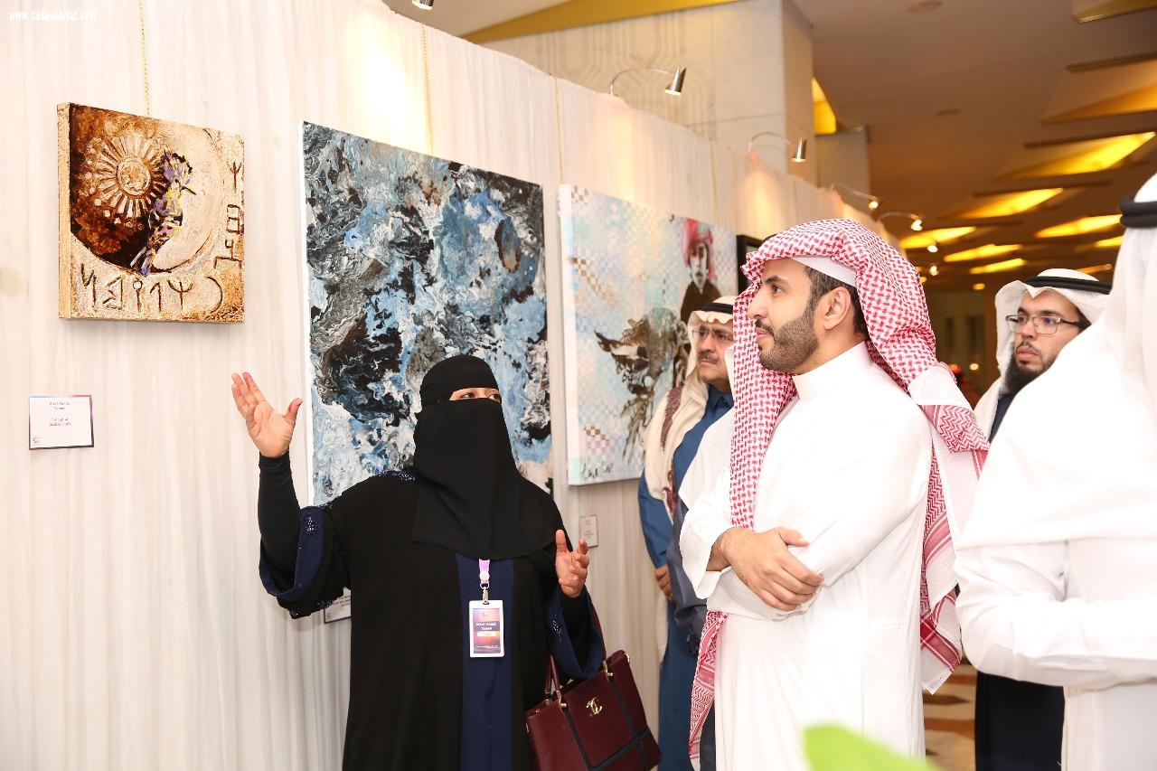 خمسةعشرفنانة مشاركة في معرض اندماج الحضارات الرابع بالتعاون مع جمعية الثقافة والفنون (بالرياض) 