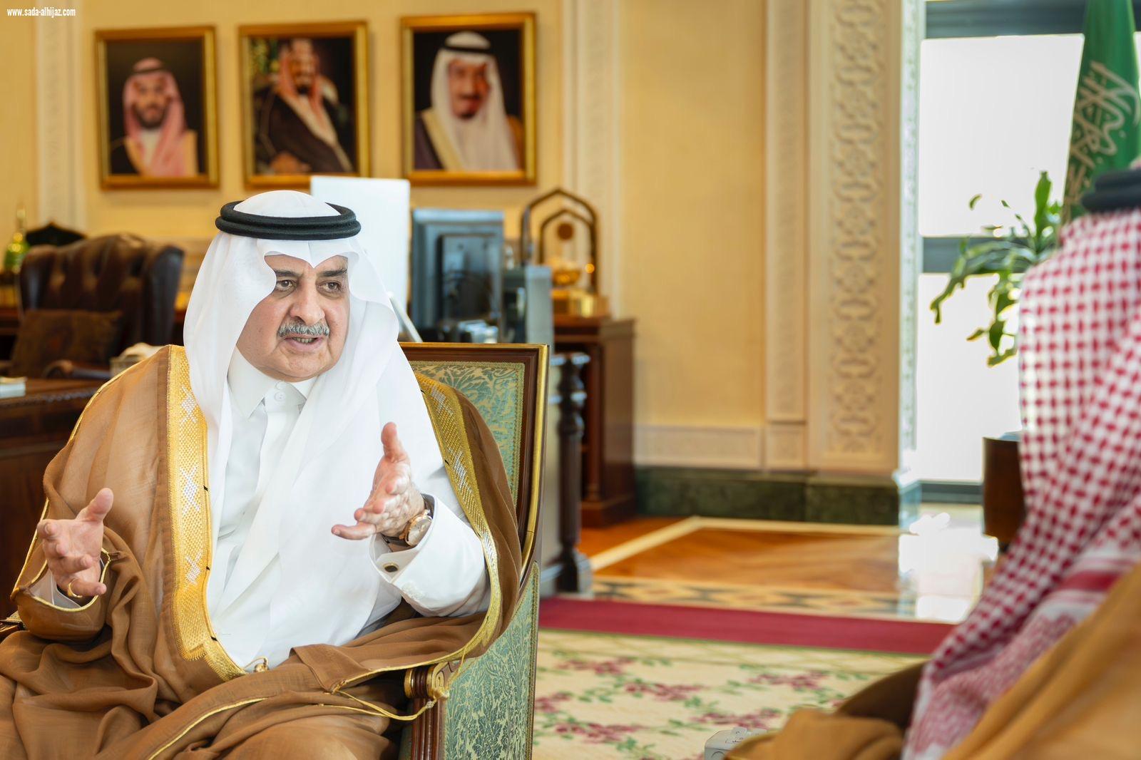 الأمير فهد بن سلطان يطلع على نتائج القبول بجامعة تبوك