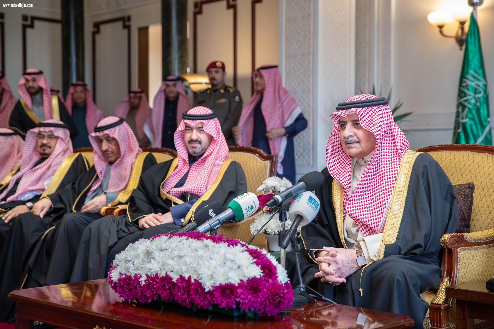 أمير تبوك يسلم 448 وحدة سكنية دعما للأسر المستفيدة من برنامج الإسكان التنموي 