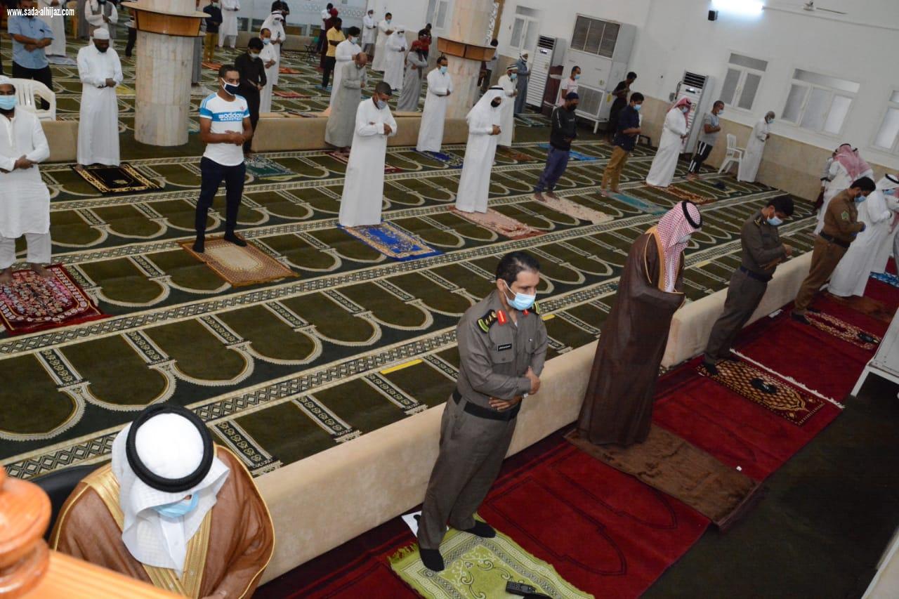 رفع التهنئة للقيادة بمناسبة شفاء خادم الحرمين الشريفين وخروجه من المستشفى    وسط إجراءات احتزازية.. محافظ صامطة يؤدي صلاة عيد الأضحى بجامع العليا