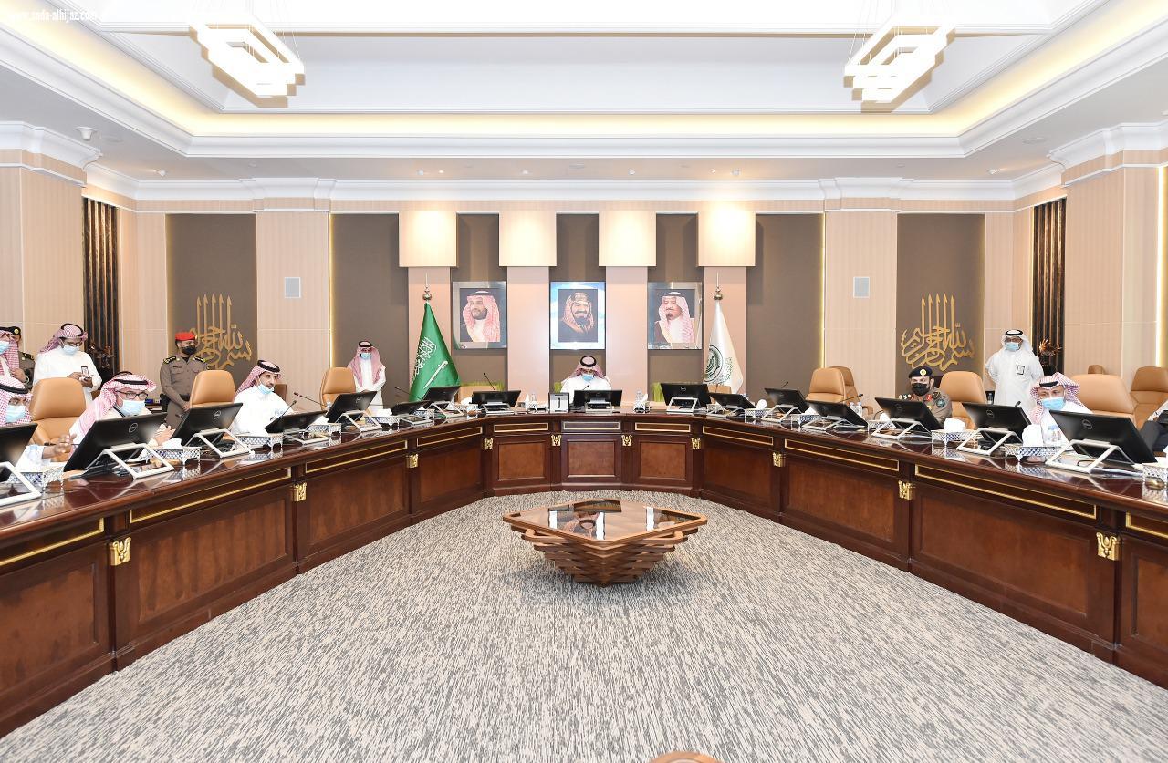 وكيل إمارة منطقة جازان يرأس اجتماع تحديث وبناء مؤشرات الاداء للجهات الحكومية بالمنطقة 