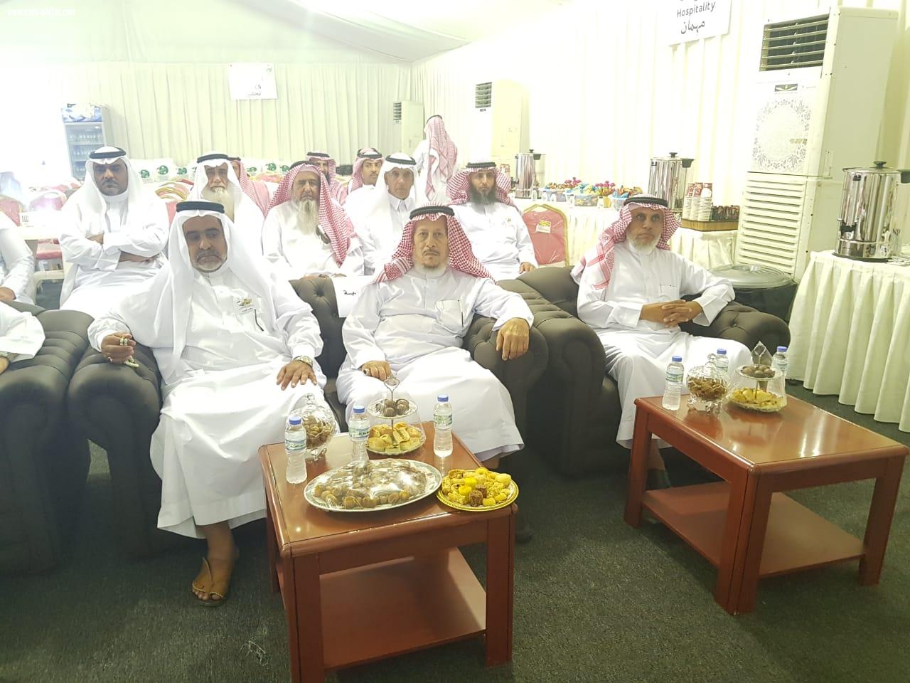 بالصورمحافظ خليص يفتتح الموقع الثاني لمبادرة درب الأنبياء بوادي قديد 