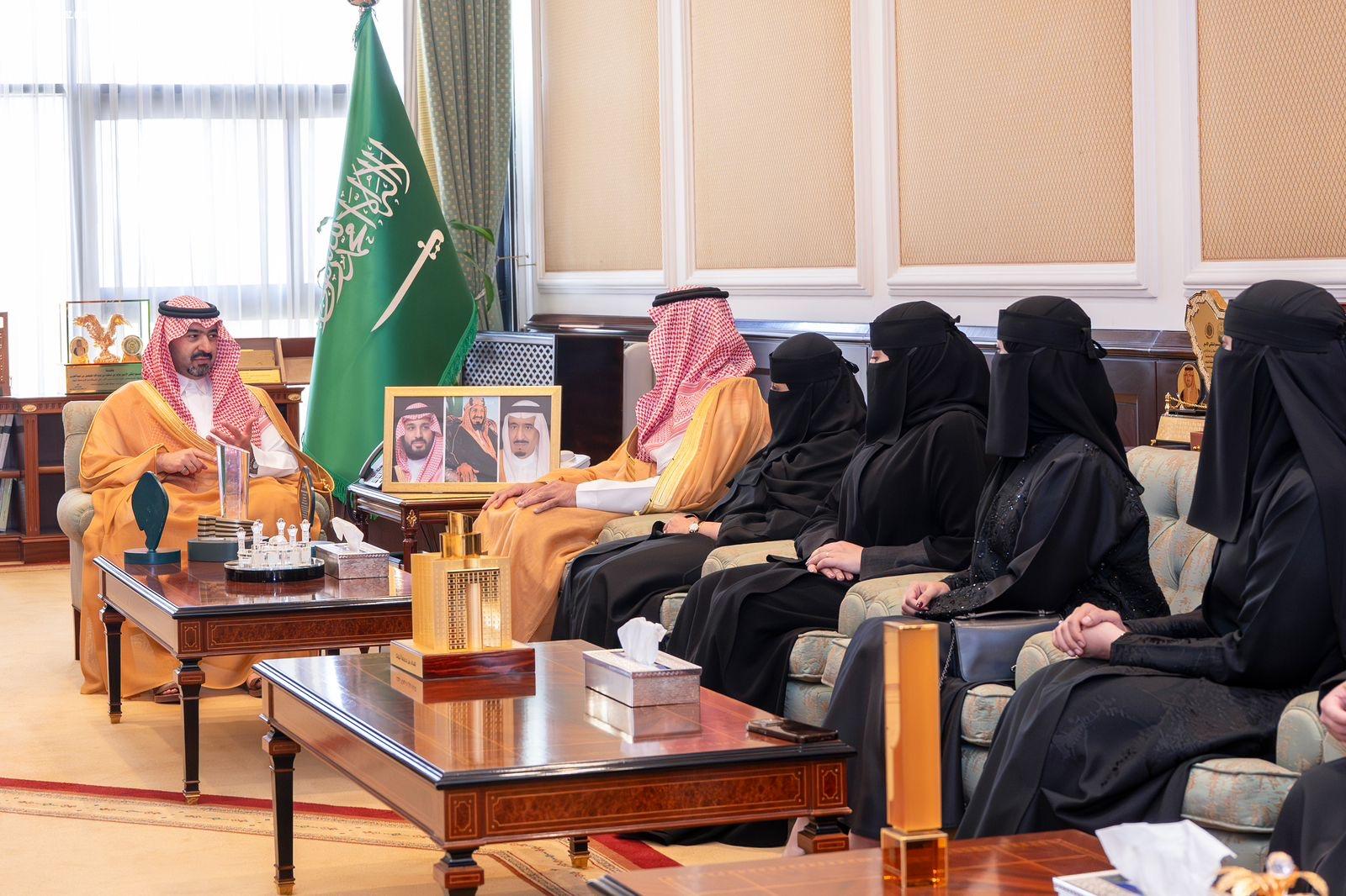 نائب أمير تبوك يكرم تجمع تبوك الصحي لحصوله على جائزة أداء الصحة في نسختها السابعة  