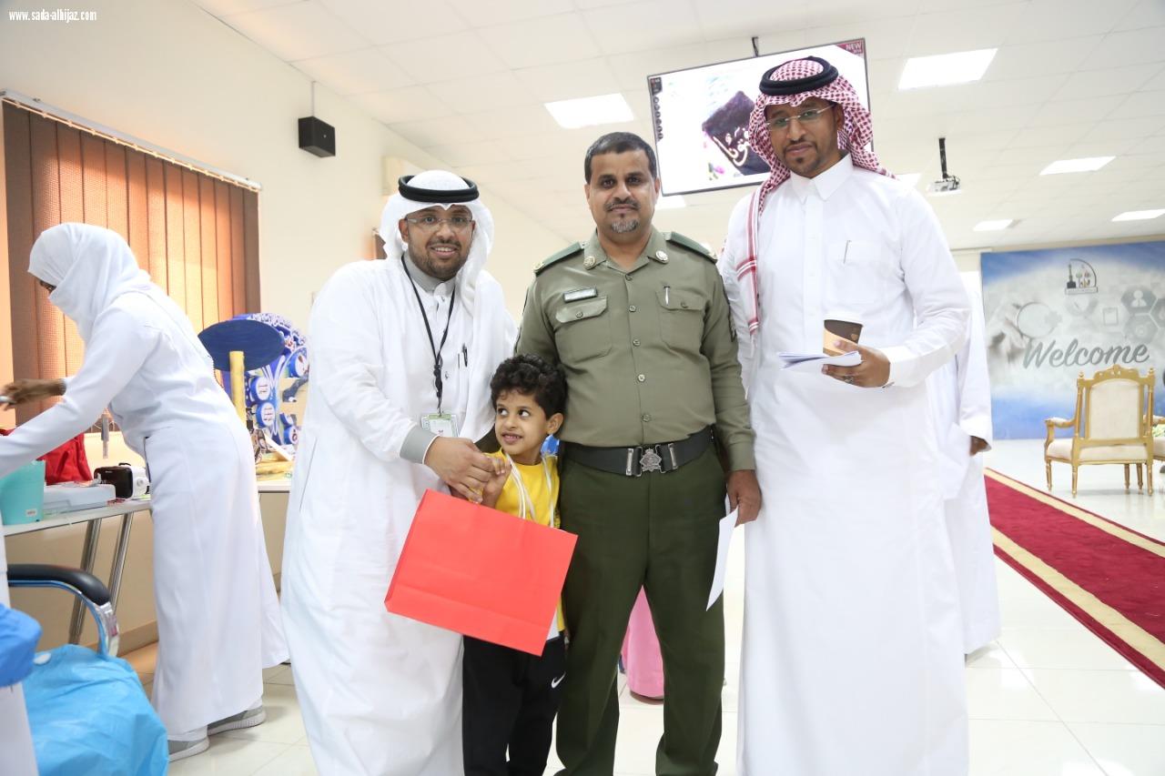 صحة مكة تطلق حملة تطعيم الجرعة الأساسية لطلاب والطالبات الصف الأول الإبتدائي 