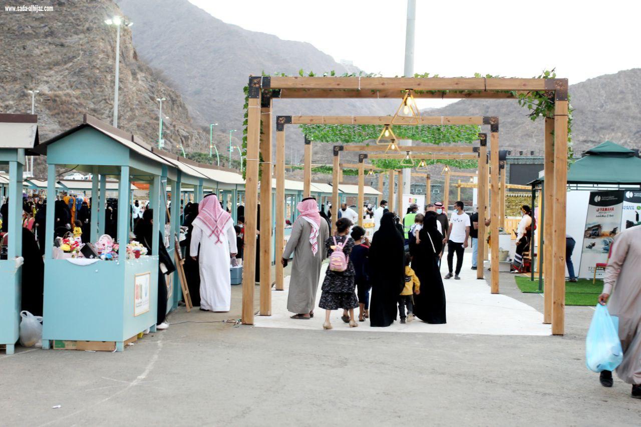 مهرجان البن الخولاني الثامن يختتم فعاليته و محافظ الداير يكرم  اللجان العاملة