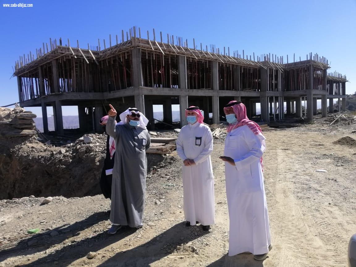 محافظ المندق يتفقد مشروع منتجع ليدي كلاودز السياحي