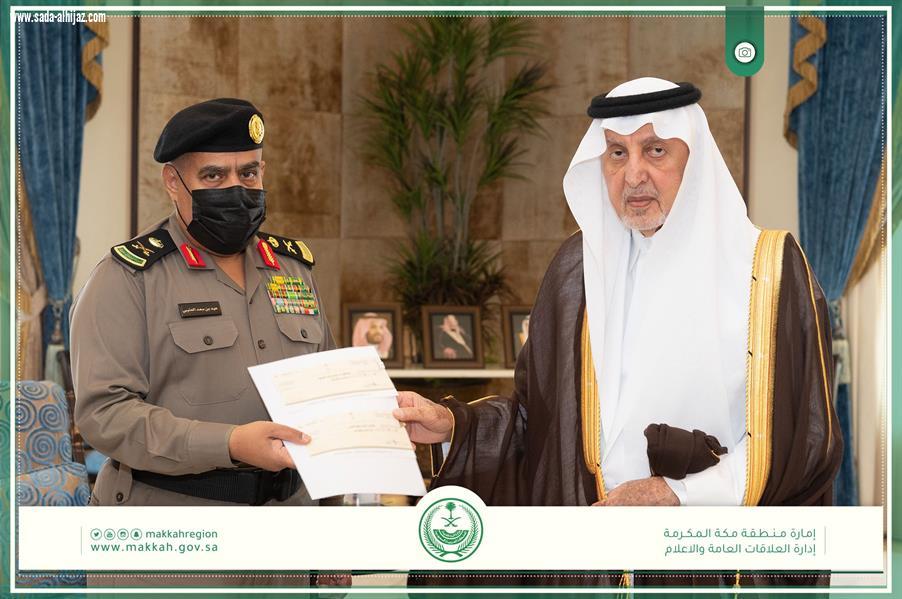 أمير مكة يكرم عددًا من رجال الأمن وضباطًا وأفرادًا بـمكافحة المخدرات