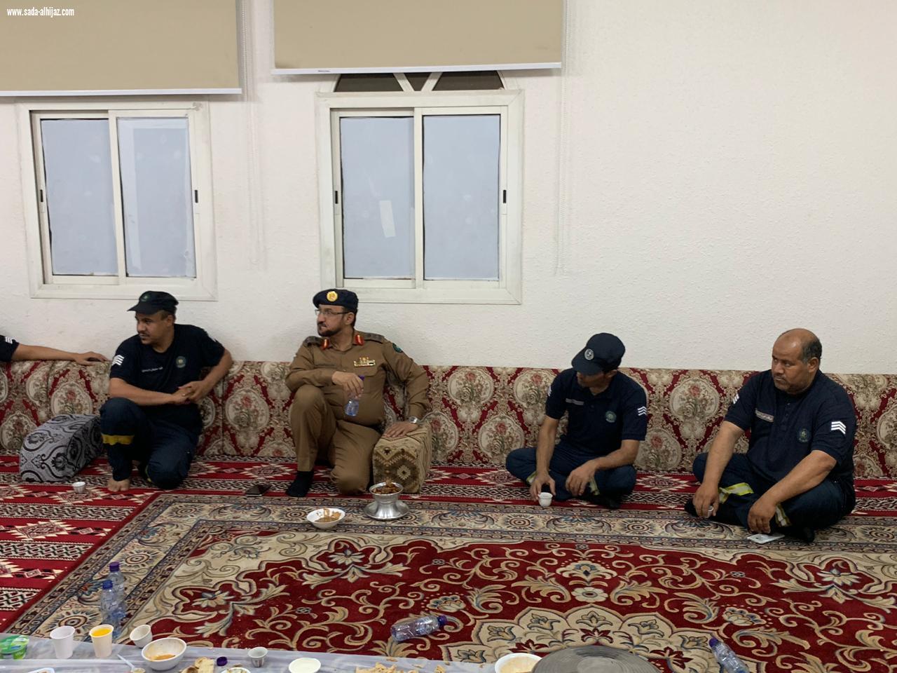 سعادة مدير الدفاع المدني بمنطقة المدينة المنورة اللواء عبدالرحمن بن عبدالحميد الحربي يقوم بجولة تفقدية على قسم الاسناد و الاحتياط