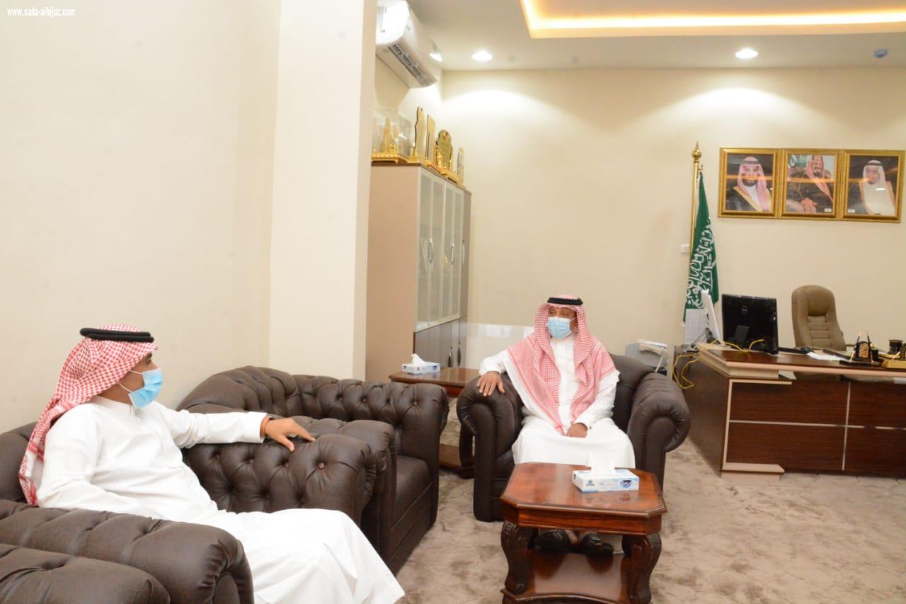 محافظ صامطة يستقبل مدير مستشفى المحافظة الجديد