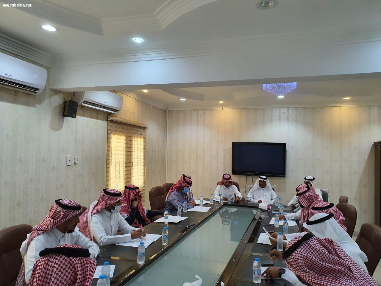 المجلس البلدي  بمحافظة بيش يعقد جلسته العادية الستون