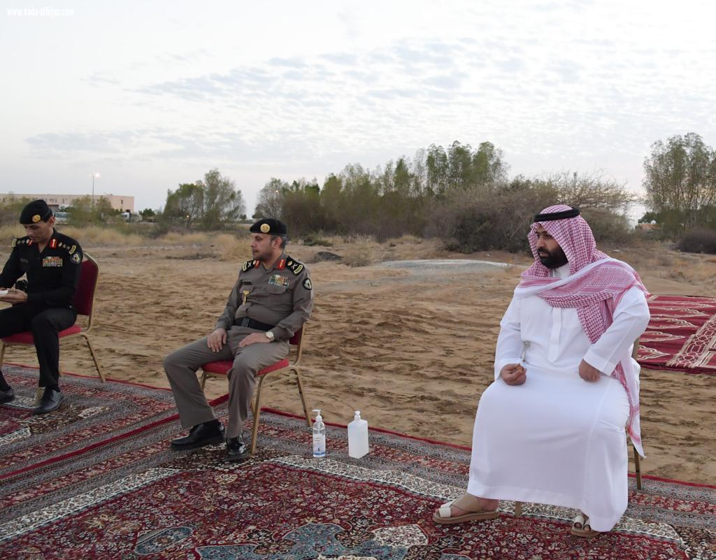 سمو نائب أمير منطقة جازان يشارك رجال الأمن ومنسوبي الصحة إفطارهم الرمضاني في الميدان..