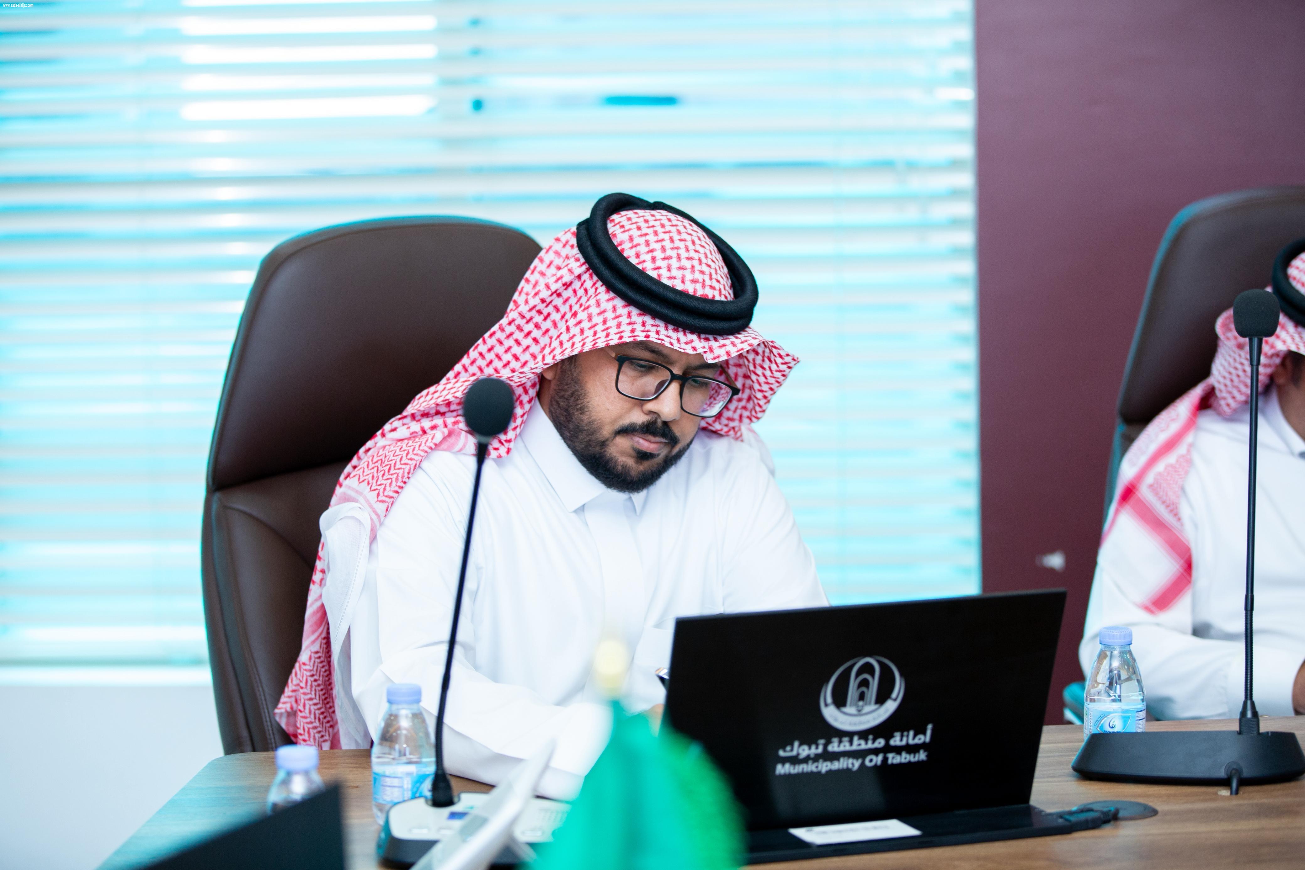 بحضور40 مختصًا، أمانة تبوك تستضيف ورشة عمل تستعرض رحلة التسجيل العيني للعقار وأبرز خدماته  