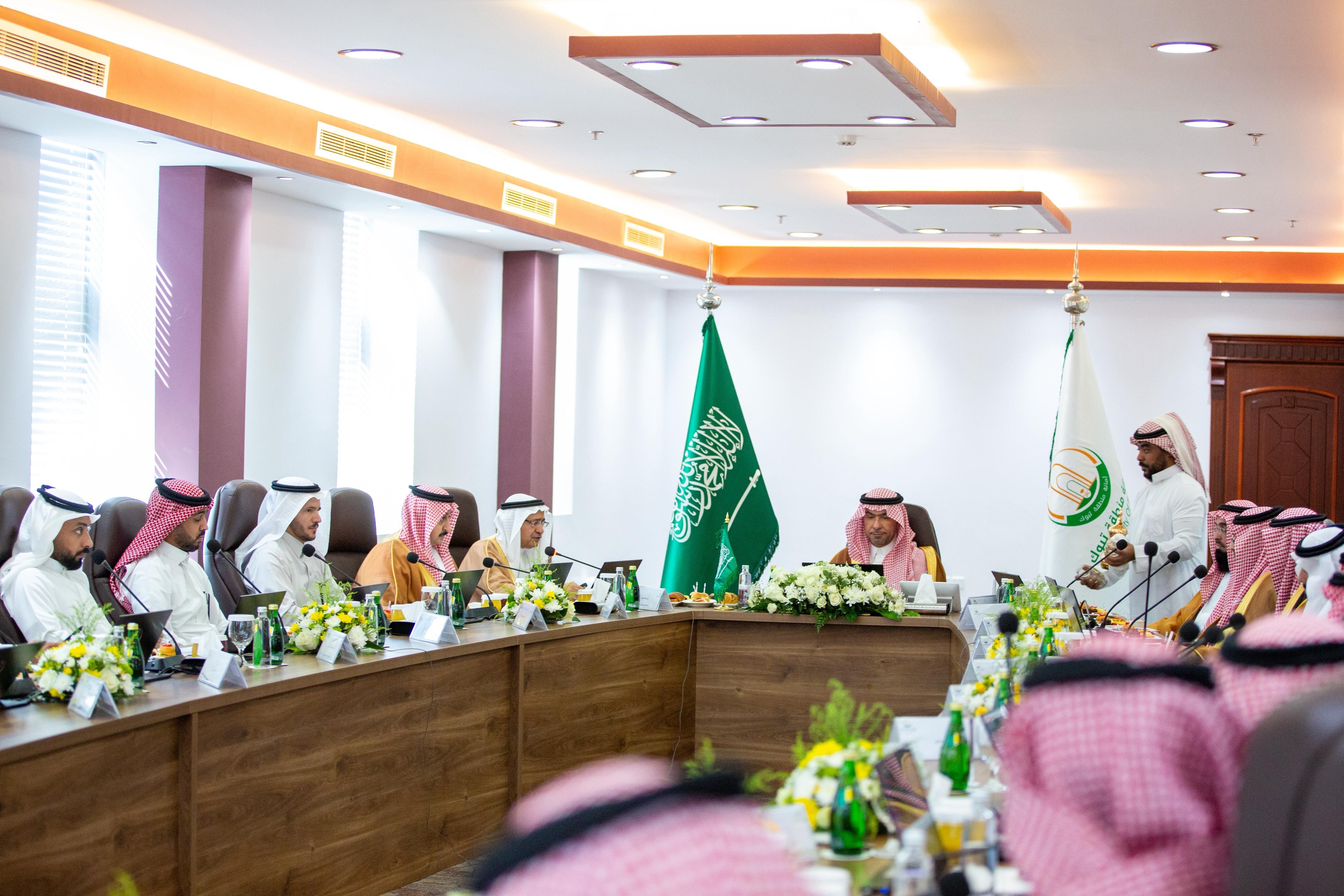 وزير البلديات والإسكان يختتم زيارته لمنطقة تبوك.