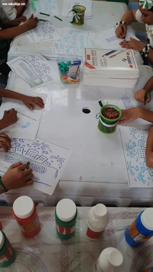 على مدار شهر كامل إسدل الستار عما سيطرتة أنامل التشكيليات المكيات