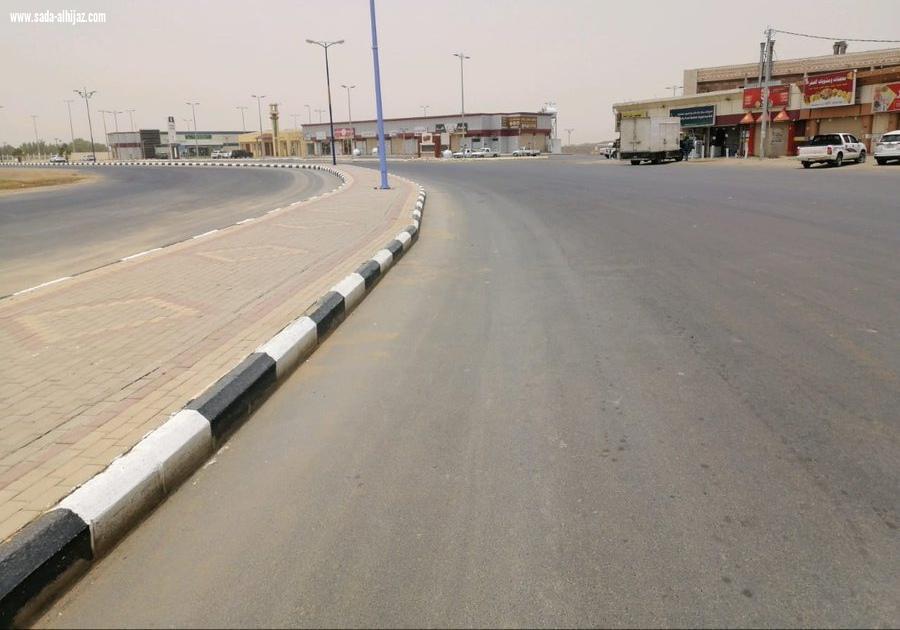 بلدية السهي تكثف أعمالها للحد من تجمع الأتربة في الشوارع والطرقات