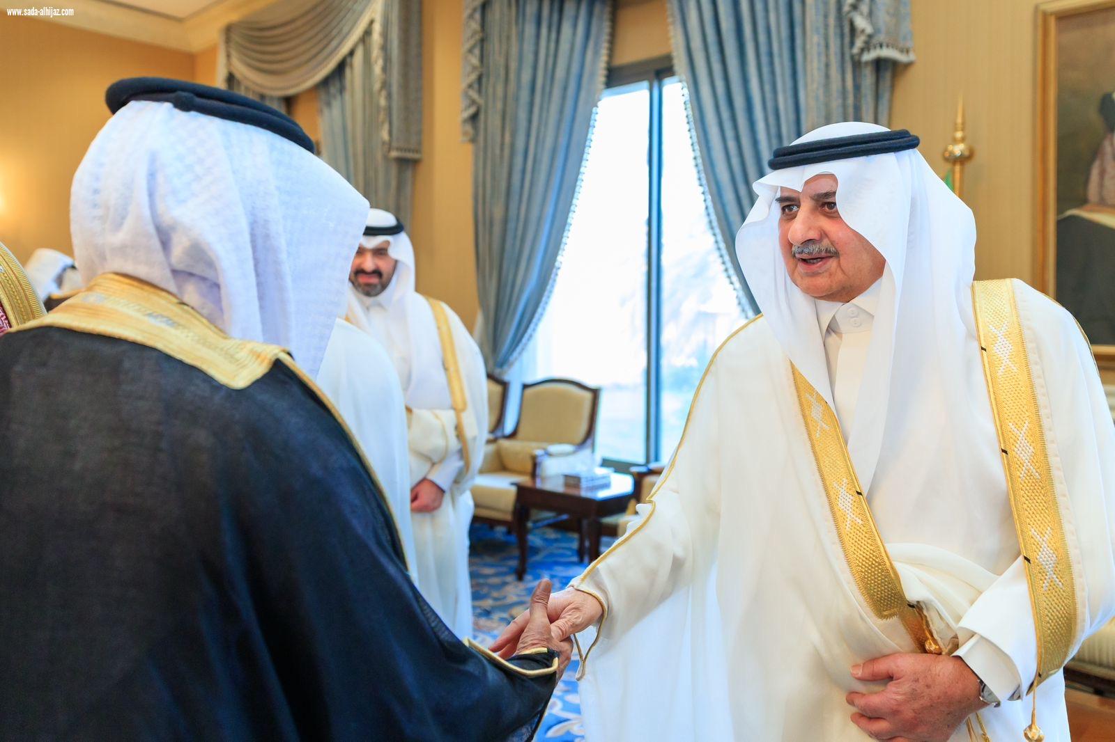 أمير منطقة تبوك يستقبل المهنئين بعيد الأضحى المبارك 