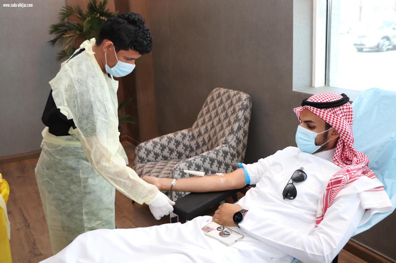 بلدية صامطة تنفذ حملة للتبرع بالدم 