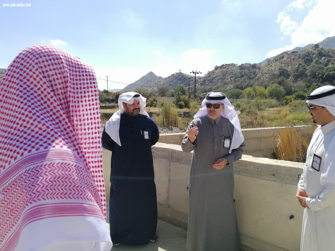 محافظ المندق يتفقد سد مدهاس